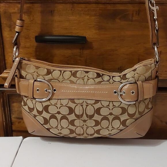 Coach Logo Signature Hamptons Hobo Bag F07077 - Picture 2 of 13